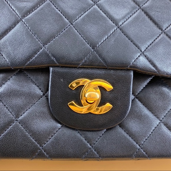 Chanel 24K Gold Classic Flap medium size - Picture 10 of 16